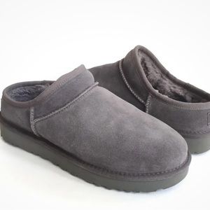 UGG classic slipper Size 10
